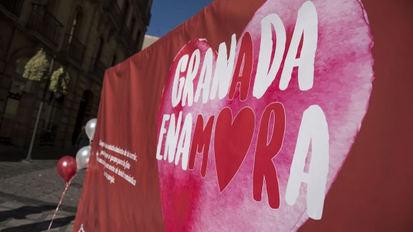 Celebra el Día de San Valentín en Granada: Romance en la Ciudad de la Alhambra